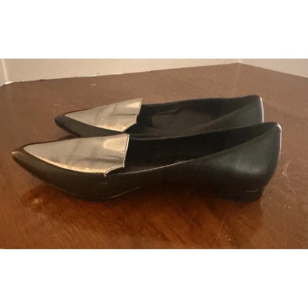 Nine West Pointed‎ Black Metallic Silver Flat Shoes Size 8.5 Dressy Professional
